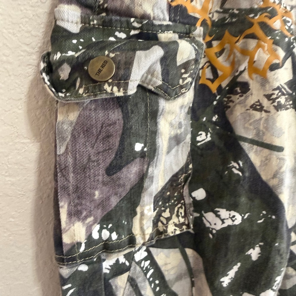 Smoke Rise Red Camo Cargo Pants Women's Size M Flare Leg Graphic Print Like New! - Picture 14 of 16